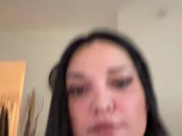 Jeune femme chaude, au gros cul, gros seins, avec des magnifiques rondeurs, prête à exaucer tout vos souhaits ! Prend place et regarde mon show de folie qui te fera oublier tout tes soucis ! Pour les plus curieux mes lives en privé se font avec des jouets