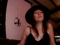 I am a nice woman, who wants to meet new people.i am a goth woman, with witchy vibes.