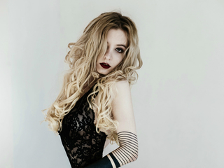 shaved pussy cam AngelikaMoebius