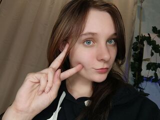 hot webcam slut ChrystalNoury