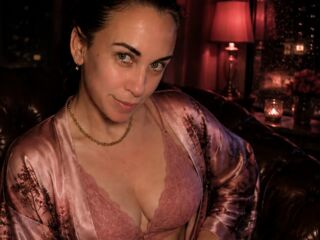 naked camgirl masturbating with dildo DaishaSweet