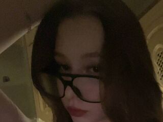 naked girl with webcam fingering pussy DeandraKishi