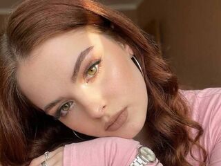 beautiful camgirl LeoKluge