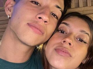 adult couple cam sex MikeAndEva