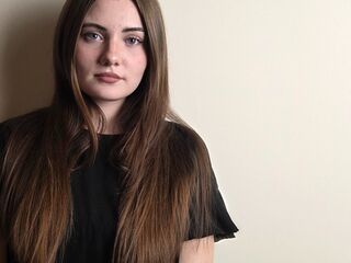 camgirl masturbating with dildo AlfrediaRoubekas