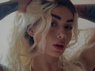 camgirl porn cam AlinaVarenne
