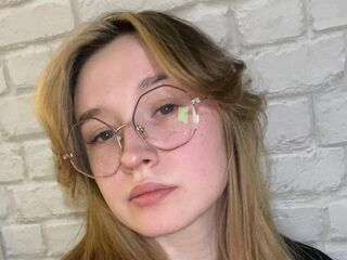 cam girl masturbating with vibrator AmyJons