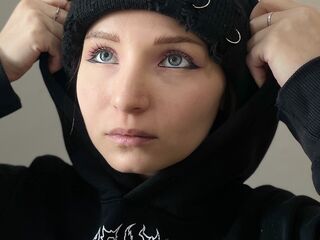 naughty webcamgirl ArieAravjo