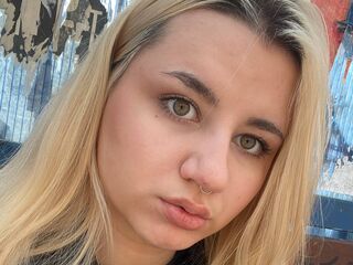 camwhore masturbating with vibrator BarbaraWellsmith