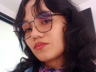 hot strip tease webcam CamilaRodriguez