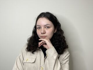 camslut fingering pussy CicelyPlayer