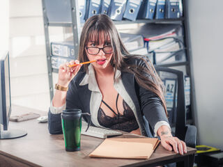 naked camgirl fingering pussy CloeVergara