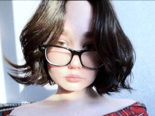 topless camgirl CoralMatteis