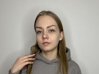 camgirl spreading pussy CorneliaYanity