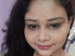 naughty camgirl masturbating CurvySoniya