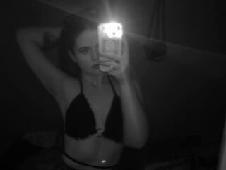 hot chatroom DoloresHuesing