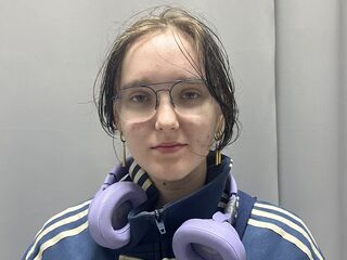 cam strip tease DoraDawson