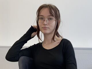 camgirl playing with sex toy DortheyBranco