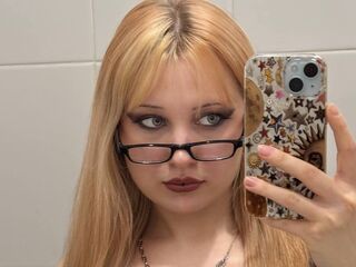 sexy webcamgirl picture EloiseGow