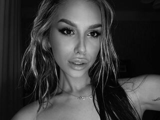 girl showing pussy ElysiaXo