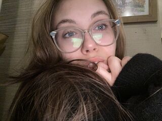 naked girl with live cam EmilyLoven
