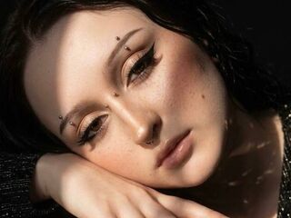 naked camgirl masturbating with dildo EmmaBlissa