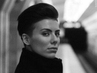 naughty camgirl masturbating with dildo FarahBurn