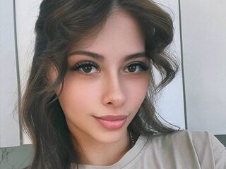 naughty camgirl fingering pussy GigiTijerino