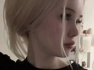 girl naked HeatherHeinitz
