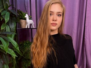 free webcam chat JuliMiu