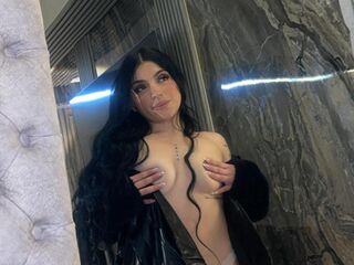 camgirl fingering shaved pussy JulietaMessy