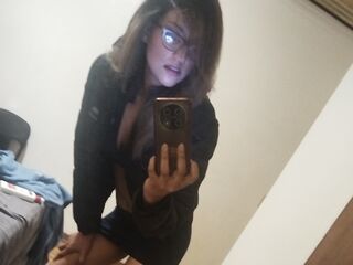 topless camgirl KarmicQzar