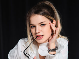 camgirl masturbating with dildo KellyHayden