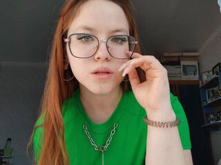 camgirl playing with dildo KrysaDap