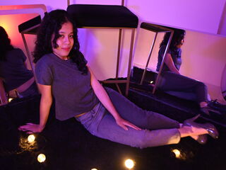 hot strip tease webcam KyaraLux