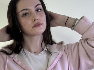 girl showing tits LatishaKilmartin