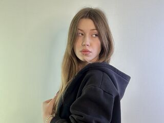 naked cam girl masturbating with sextoy LeonilaKesling