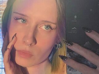 closeup webcam LeonilaSeedorf