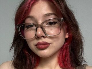 hot strip tease web cam LessyGrayce