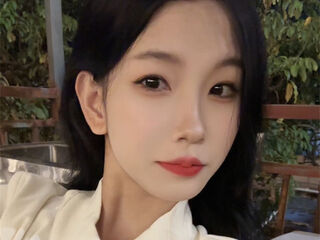 chatroom webcam picture LianaWuy