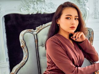 camgirl masturbating with dildo LillianYork