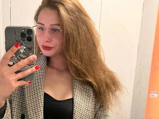 cam whore LillieMann