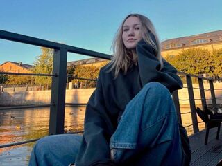 free videochat LillyStill