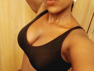 girl fingering bald pussy LindaeBrown