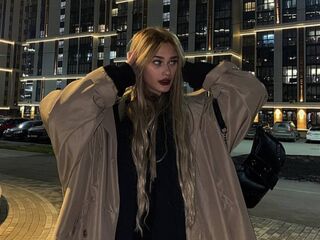 beautiful girl webcam LizaKitchin