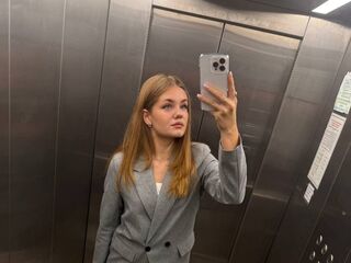 webcamgirl livesex LizzieIacovino