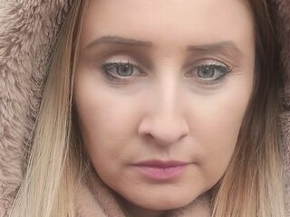 hot cam girl masturbating with dildo MaryEma
