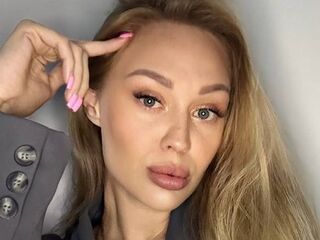 naked cam girl photo MiaGracey