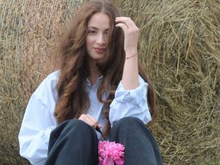 nude webcamgirl MoonSany