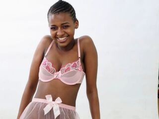 girl naked NaomiBrookes